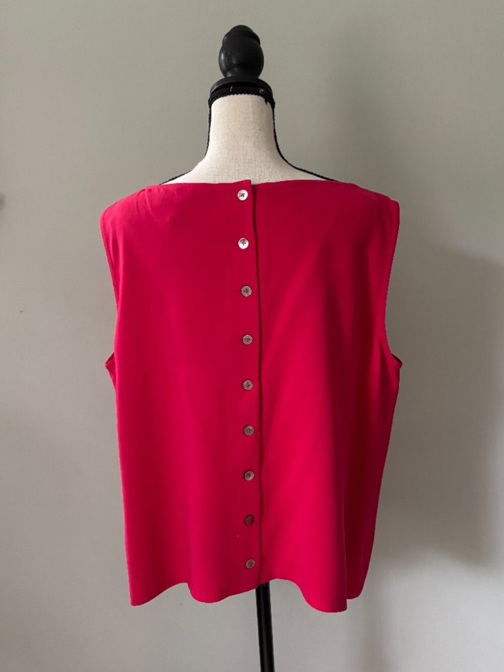 Linda Allard Ellen Tracy Red Silk Sleeveless Shell Size 16 Like New - Picture 3 of 5